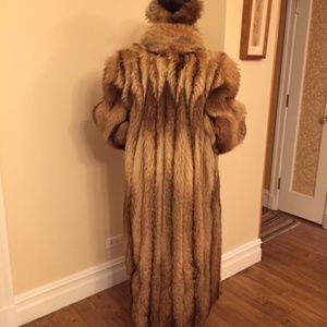 Beautiful full length Tanuki coat (size 6-10)